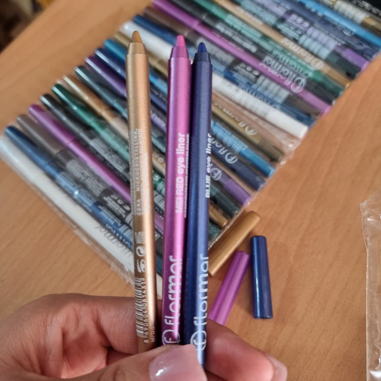 مداد چشم رنگی