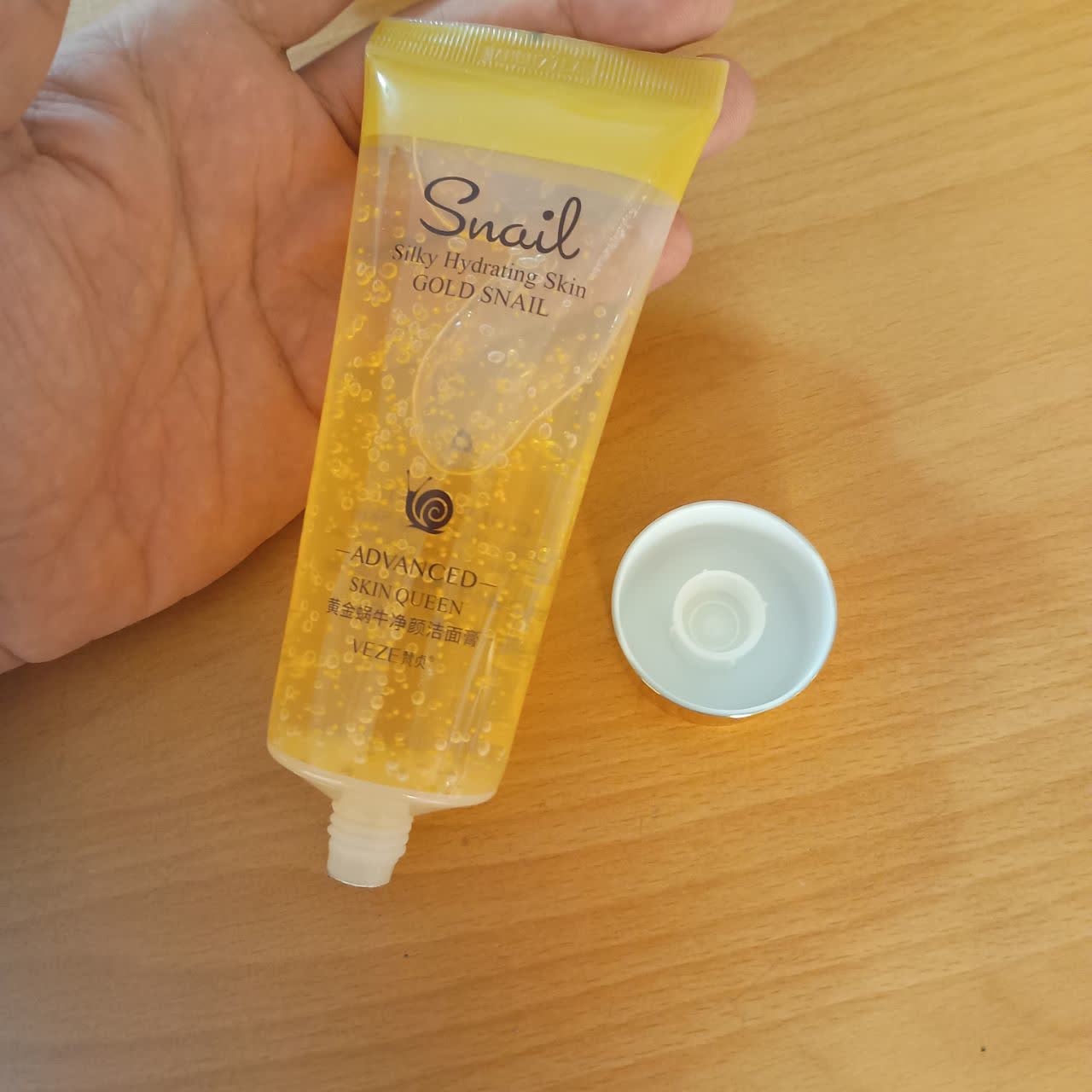 فوم شستشوی حلزون طلایی وزه