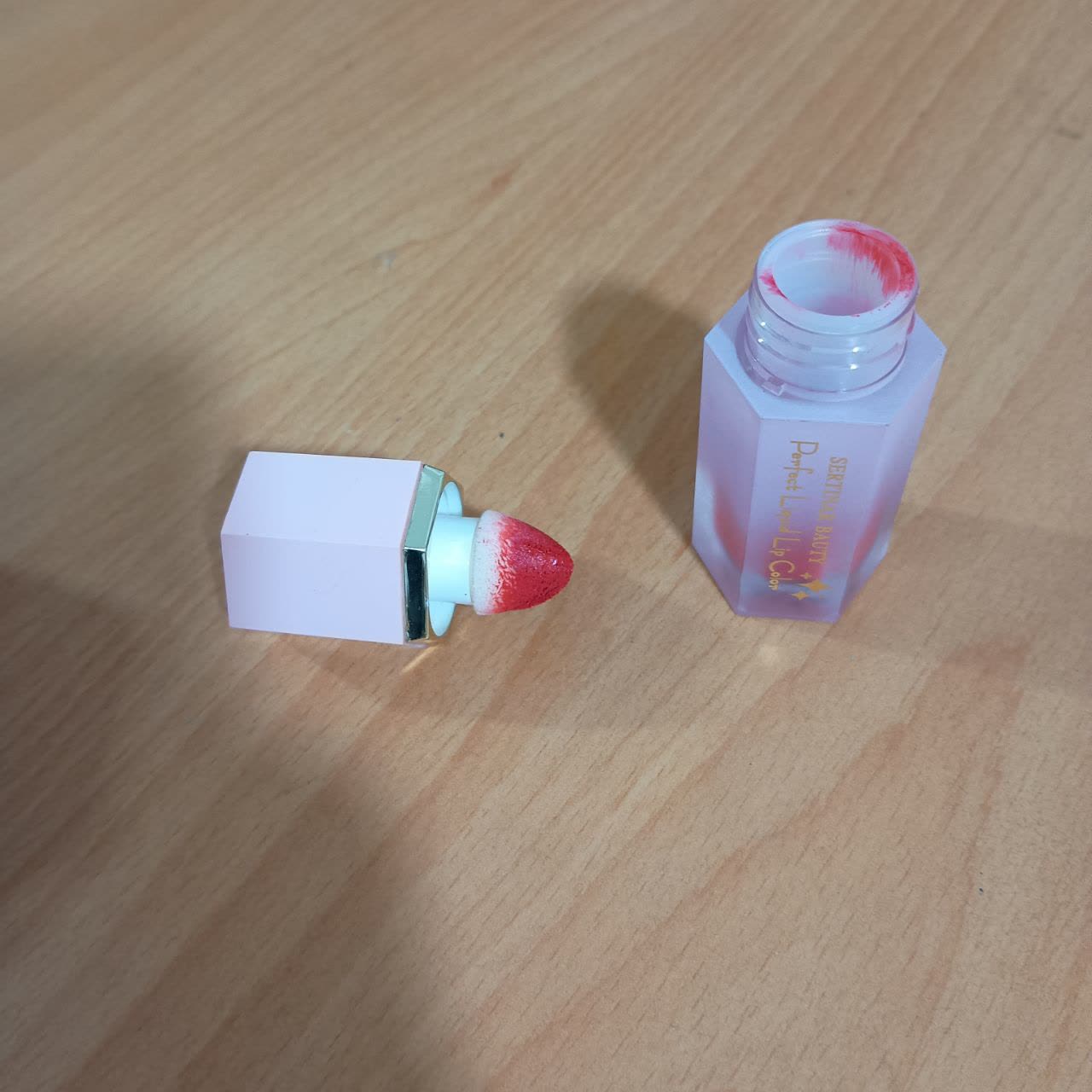 رژگونه پددار سرتینار