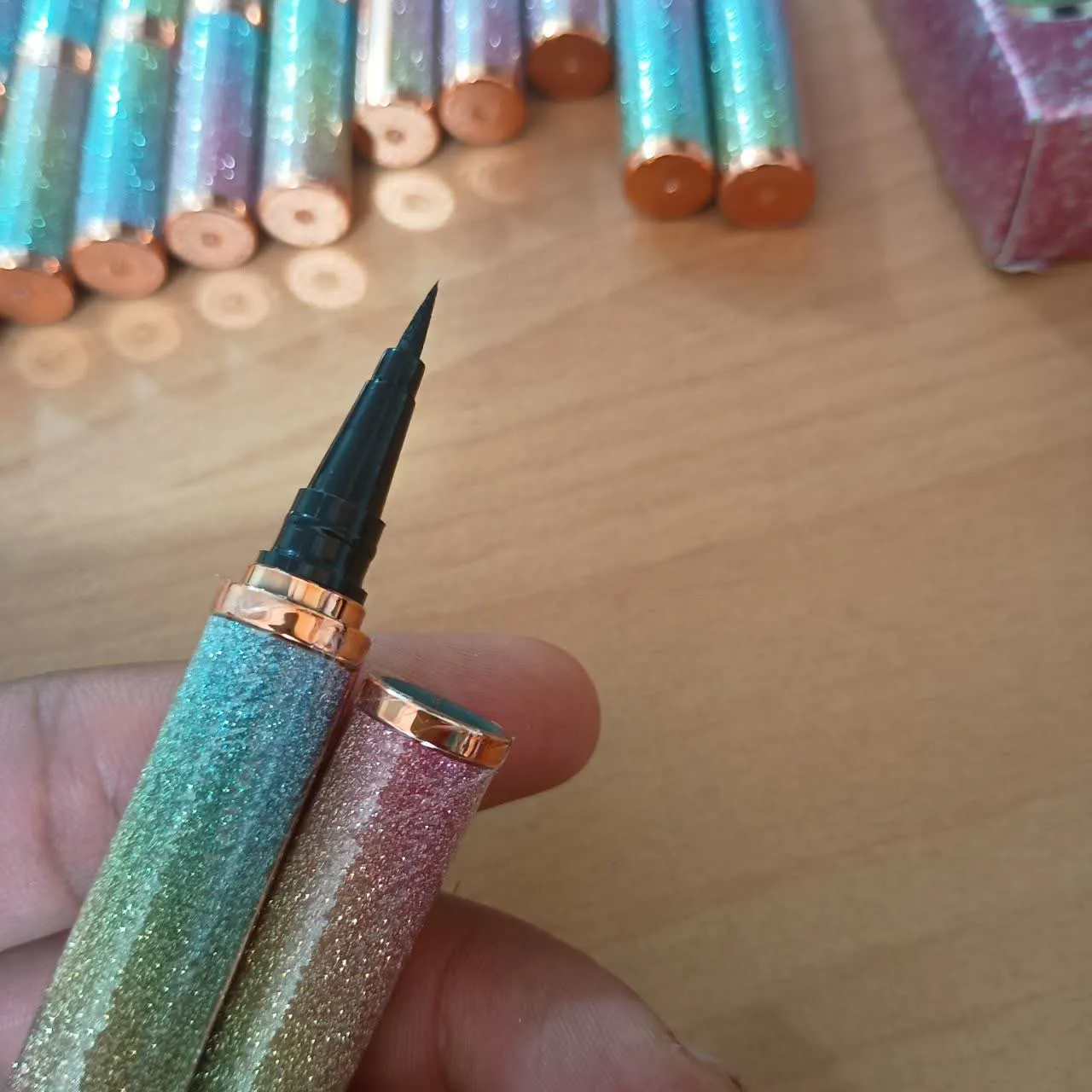 خط چشم ماژیکی پوکه اکلیلی مک